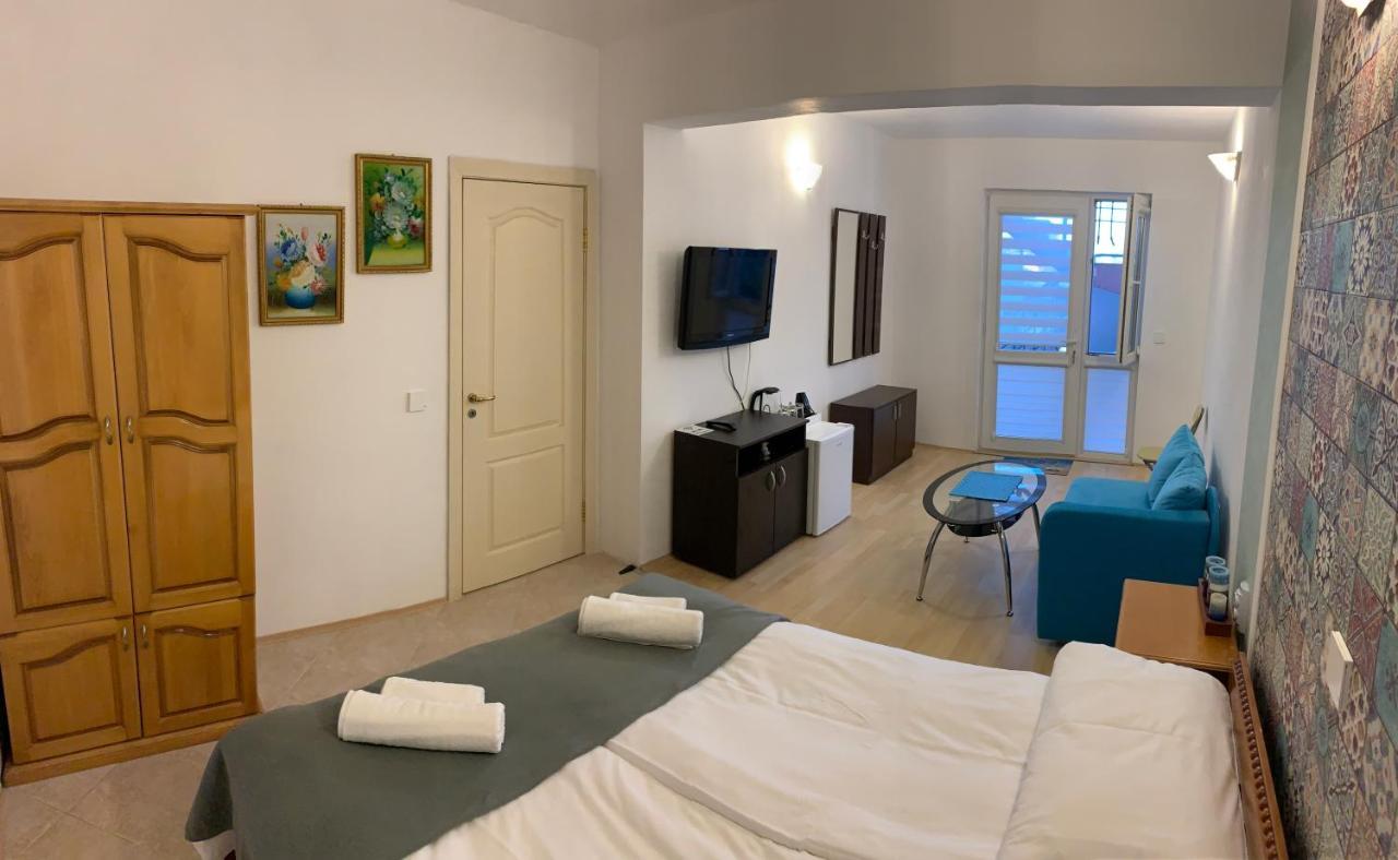 Sunray Guest House, Private Rooms & Apartment With Lovely Sea View فارنا المظهر الخارجي الصورة