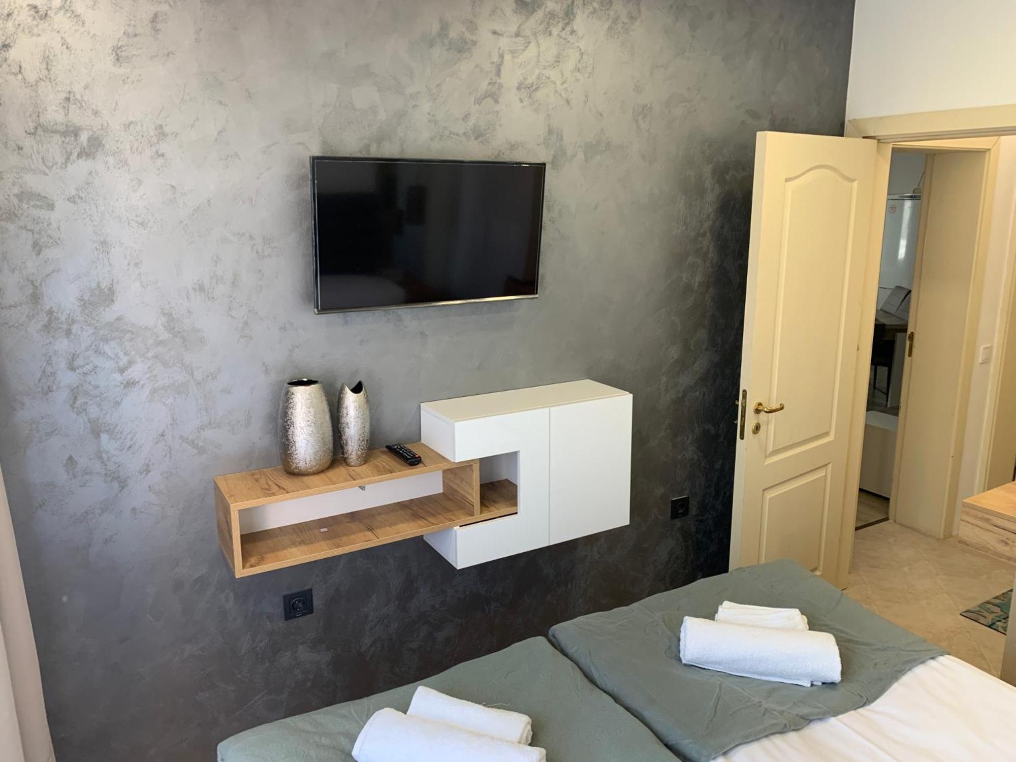 Sunray Guest House, Private Rooms & Apartment With Lovely Sea View فارنا المظهر الخارجي الصورة