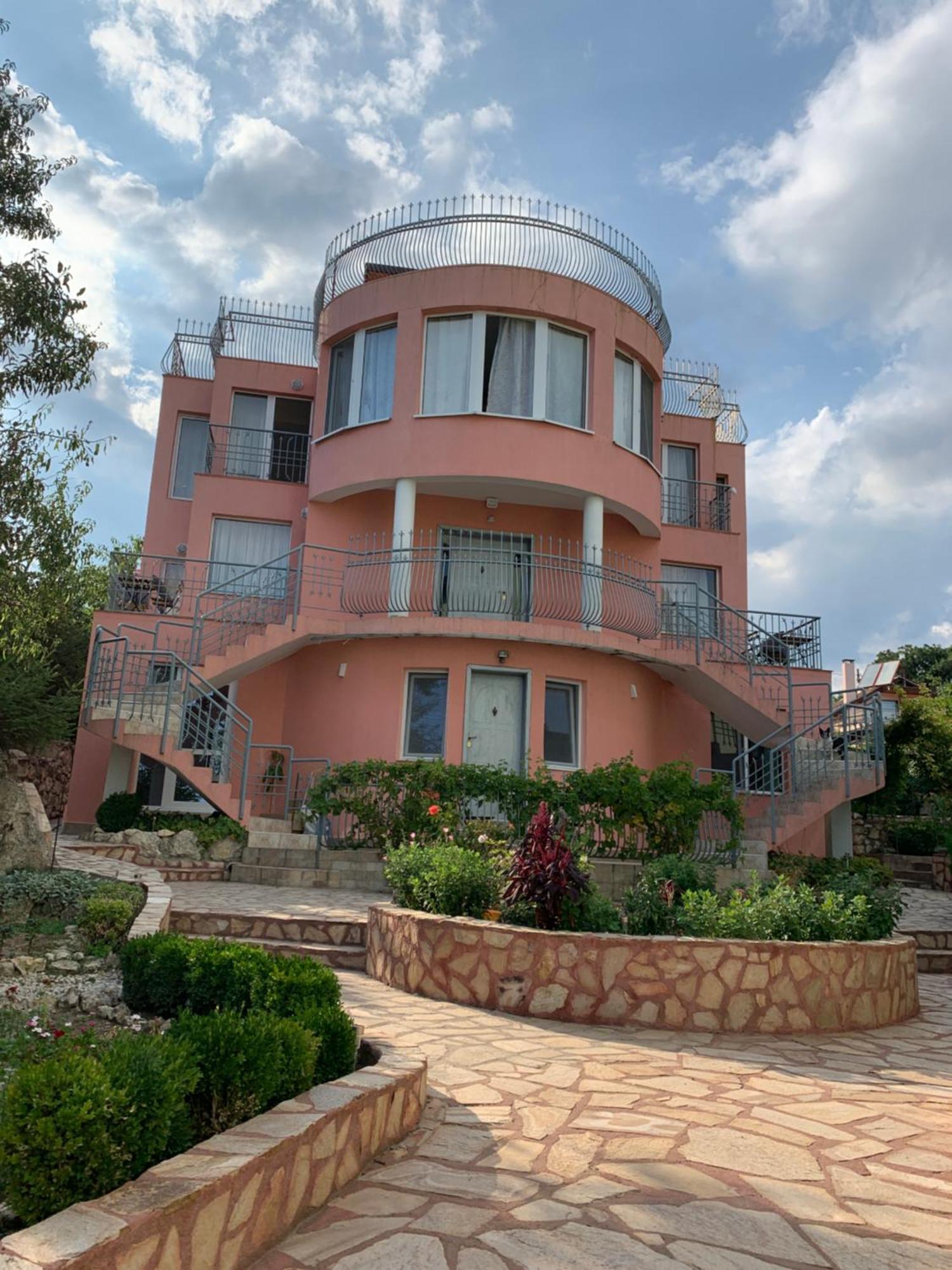 Sunray Guest House, Private Rooms & Apartment With Lovely Sea View فارنا المظهر الخارجي الصورة