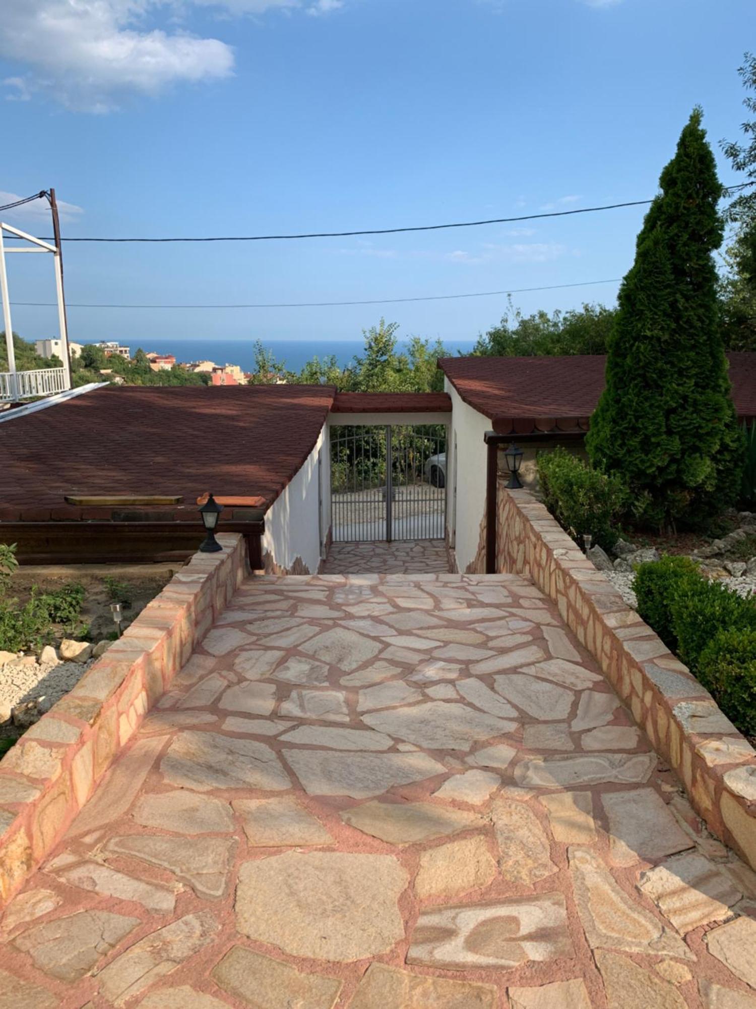 Sunray Guest House, Private Rooms & Apartment With Lovely Sea View فارنا المظهر الخارجي الصورة
