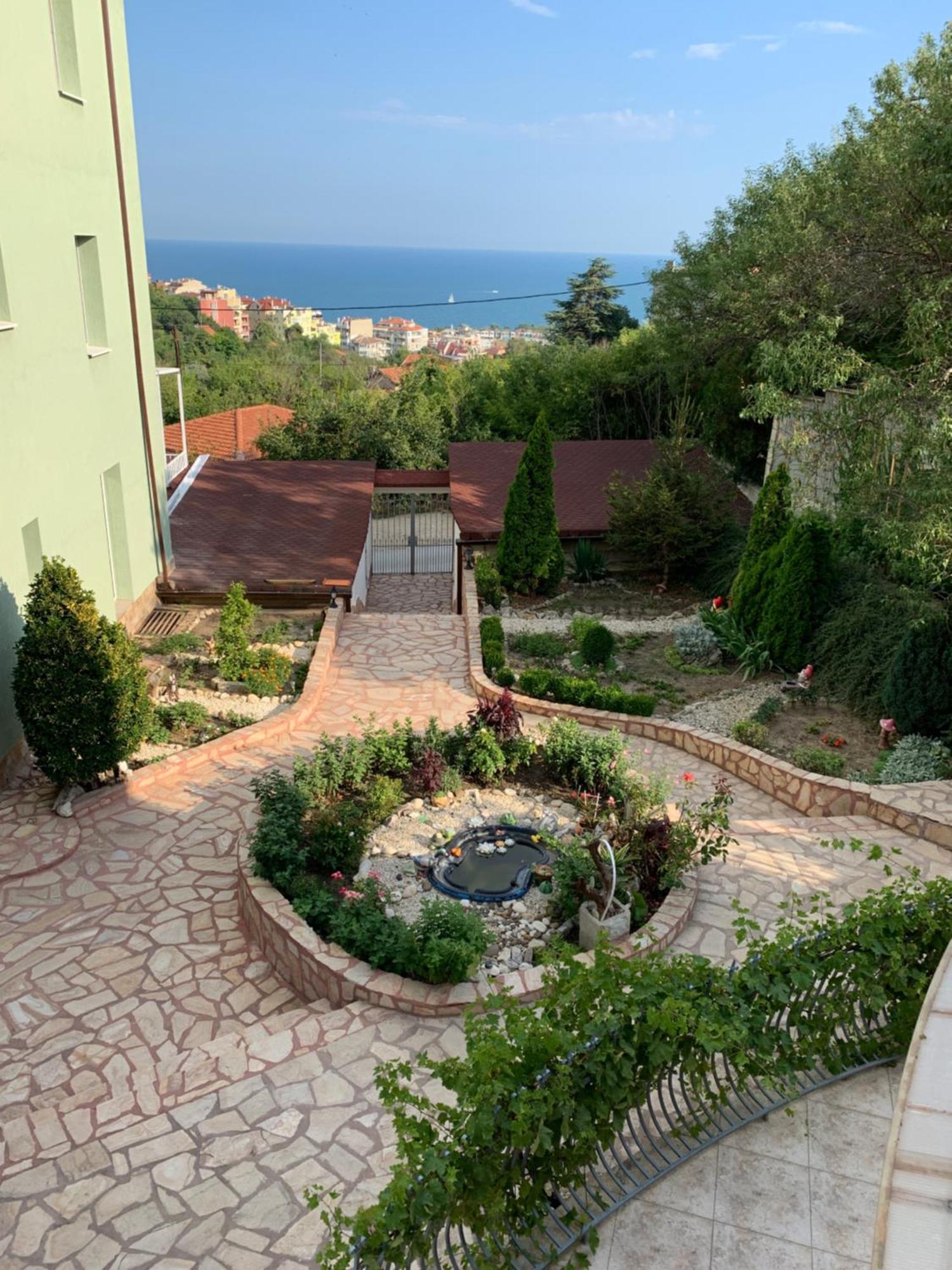 Sunray Guest House, Private Rooms & Apartment With Lovely Sea View فارنا المظهر الخارجي الصورة