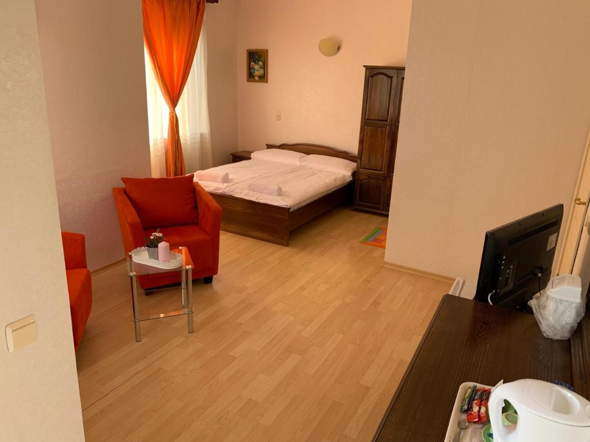 Sunray Guest House, Private Rooms & Apartment With Lovely Sea View فارنا المظهر الخارجي الصورة